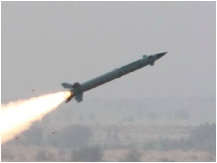 MRSAM Missile: ईस्टर्न कमांड में शामिल हुई मध्यम दूरी की पहली मिसाइल, DRDO ने किया है तैयार First Medium Range MRSAM Missile included in Regiment Of Army In Eastern Command MRSAM Missile: ईस्टर्न कमांड में शामिल हुई मध्यम दूरी की पहली मिसाइल, DRDO ने किया है तैयार