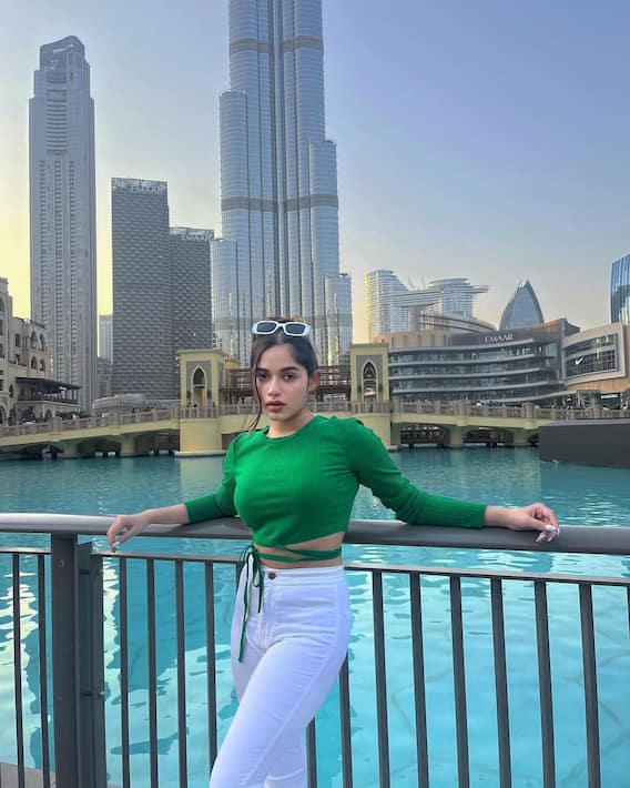 Jannat Zubair PHOTO: जन्नत जुबैर की कातिल अदा ने फैंस को बनाया दीवाना