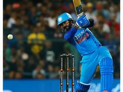 Photos: जब रोहित शर्मा पर गुस्सा हो गए थे दिनेश कार्तिक, फिर आखिरी गेंद पर छक्का लगाकर दिलाई थी जीत, जानिए मज़ेदार कहानी