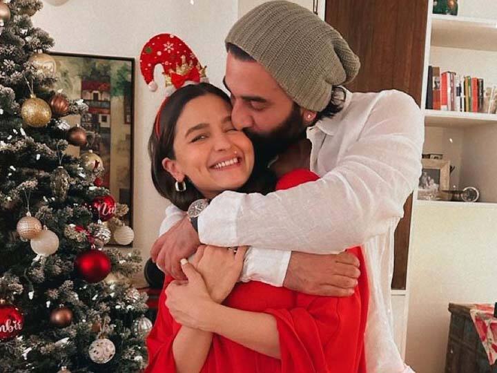 Ranbir Kapoor reveals who is more possessive between him and Alia Bhatt know here Ranbir Kapoor On Alia Bhatt: आलिया भट्ट और रणबीर कपूर में कौन है ज्यादा पजेसिव? एक्टर ने दिया शानदार जवाब