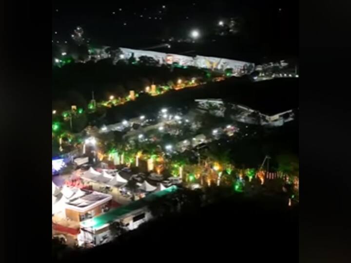 लोकोत्सव सुरू असलेल्या ठिकाणी ड्रोनने घेण्यात आलेली छायाचित्रे नयनरम्य आहेत.