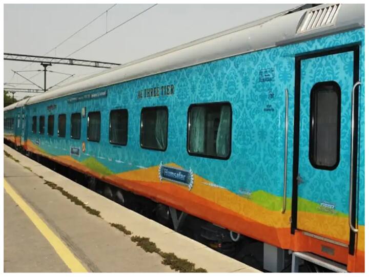 हमसफर एक्सप्रेस में साइड बर्थ की गैैप को ढकने की भी व्यवस्था भी है. इसमें साइड बर्थ में दिखने वाले गैैप को भरने के लिए अलग से सीट बर्थ की का अरेंजमेंट है. इससे यात्रियों को बैठने और सोने में कोई दिक्कत नहीं होती. हमसफर ट्रेनों की शुरुआत फ्लेक्सी फेयर सिस्टम के साथ हुई थी, यानी जैसे-जैसे सीटें कम बचेंगी, किराया बढ़ता जाएगा. इस ट्रेन में सभी कोच AC-3 होते हैं.