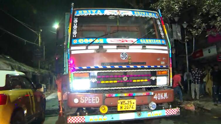 Reckless lorry violence, young man dies after being hit by a lorry on his way home from work Lorry Accident: বেপরোয়া লরির দৌরাত্ম্য, কাজ সেরে বাড়ি ফেরার পথে লরির ধাক্কায় মৃত্যু যুবকের