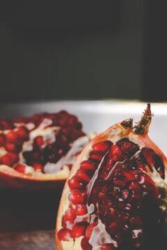 pomegranate Benefits : डाळिंब खाल्ल्याने या 5 समस्यांपासून मिळेल सुटका; आजच आहारात समावेश करा