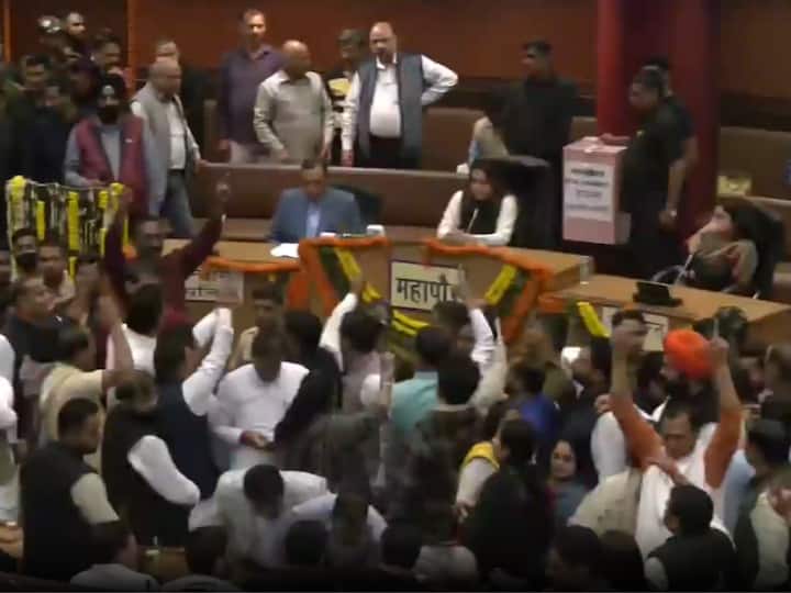 Ballot Boxes Fly, Blows Exchanged Amid AAP Vs BJP At MCD House, Adjourned For 5th Time Today Delhi Mayor Says BJP Councillors Broke Podium, Tore Ballot Box, Adjourns House Till 10 AM Tomorrow