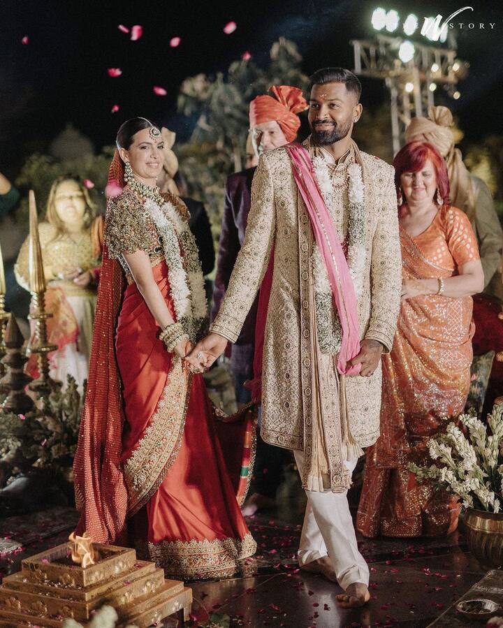As part of the Hindu rites, Hardik Pandya and Natasa Stankovic also took pheras.