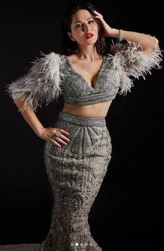 Sunny Leone: ਸਿਲਵਰ ਕਲਰ ਦੇ ਆਊਟਫਿਟ 'ਚ ਸੰਨੀ ਲਿਓਨ ਲਗੀ ਅਪਸਰਾ, ਤਸਵੀਰਾਂ ਦੇਖ ਕੇ ਦੀਵਾਨੇ ਹੋਏ ਪ੍ਰਸ਼ੰਸਕ