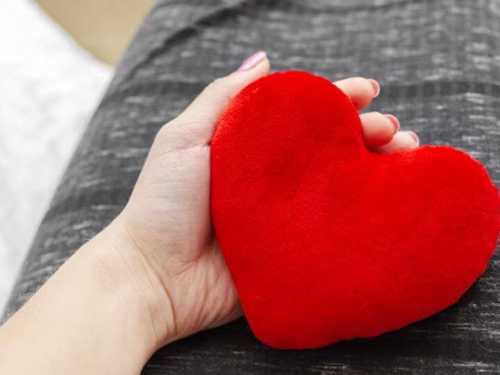 What Is Holiday Heart Syndrome Symptoms Causes Treatment क्या है 'हॉलीडे हार्ट सिंड्रोम', जो छुट्टियों के दौरान लोगों को बना रहा अपना शिकार, जानिए कितनी खतरनाक है ये बीमारी