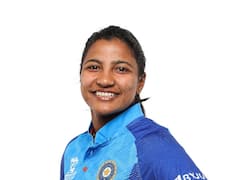 टीम इंडियाला मोठा धक्का,  उपांत्य सामन्यापूर्वी पूजा वस्त्राकर आजारी, स्नेह राणा घेणार जागा; हरमनप्रीतच्या खेळण्यावरही सस्पेन्स