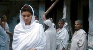 Viral News: ਇੱਥੇ ਔਰਤਾਂ ਪਤੀ ਦੇ ਜ਼ਿੰਦਾ ਹੋਣ 'ਤੇ ਵੀ ਵਿਧਵਾਵਾਂ ਵਾਂਗ ਰਹਿੰਦੀਆਂ ਹਨ, ਜਾਣੋ ਇਸ ਅਨੋਖੀ ਪਰੰਪਰਾ ਬਾਰੇ