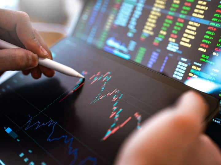 stock market opened with mixed cues sensex nifty are showing up level Stock Market Opening: शेअर बाजारात किंचित तेजी; घसरणीसह उघडल्यानंतर सेन्सेक्स तेजीत, निफ्टीही वधारला