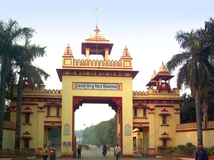 Kashi Hindu University BHU Varanasi bans playing Holi in the campus, VHP protests Holi 2023: काशी हिंदू यूनिवर्सिटी में होली खेलने पर लगी रोक? वीएचपी ने कहा- 'प्रतिबंध वो भी सनातन भारत में!'