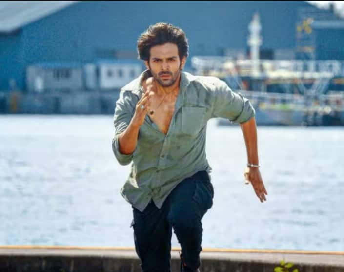 कार्तिक आर्यन आणि क्रिती सेनन  (Kriti Sanon) यांच्या शहजादा या चित्रपटाची प्रेक्षक उत्सुकतेने वाट बघत होते. 'शहजादा चित्रपटानं ओपनिंग-डेला 6 कोटींची कमाई केली.