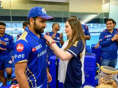 Photos: नीता अंबानी ने इन क्रिकेटरों को लगाया गला, इस खिलाड़ी ने उठा लिया था गोद में, खूब वायरल हुई थीं तस्वीरें