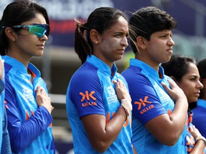 The first semi-final match of the Women's T20 World Cup is being played between India and Australia at Newlands Cape Town Women T20 WC Semifinal: प्लेइंग 11 का हिस्सा हैं हरमनप्रीत, पूजा वस्त्राकर की जगह इस खिलाड़ी को मिला मौका, ऐसी है ऑस्ट्रेलियाई टीम