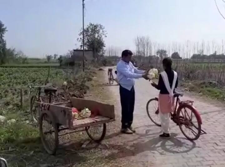 Muzaffarnagar cabbage farmers forced to thrown on the road ann Muzaffarnagar News: मुजफ्फरनगर में किसानों का बुरा हाल, 1 रुपये किलो में भी नहीं बिक रही गोभी, सड़क पर फेंकने को मजबूर