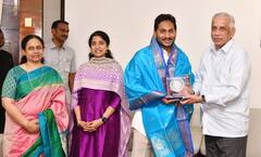 In Pics: ఏపీ కొత్త గవర్నర్‌ను కలిసిన సీఎం జగన్ దంపతులు