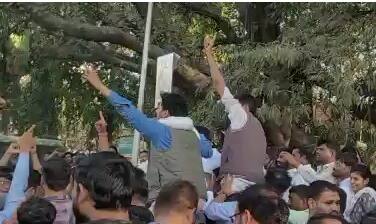 याच मागणीसाठी मागील तीन दिवस MPSC चे विद्यार्थी आंदोलन करत होते.