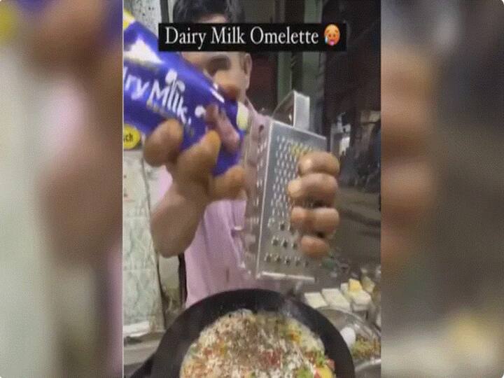 Street Vendor Makes Omelette With Dairy Milk And Chocolate Syrup Netizens Call It Illegal Street Vendor Makes Omelette With Dairy Milk And Chocolate Syrup, Netizens Call It 'Illegal'