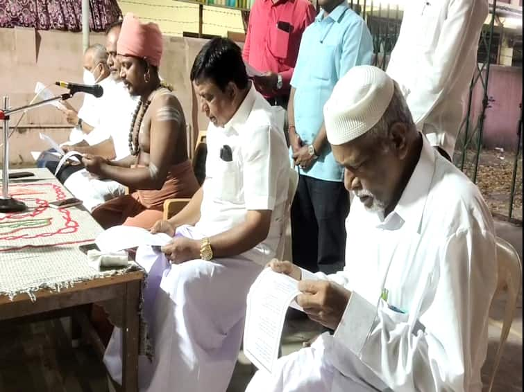 Mayiladuthurai : The three religions together recited the Devara Thirupathigam at Mayiladuthurai TNN மயிலாடுதுறையில் மும்மதத்தினர் இணைந்து பாராயணம் செய்த தேவார திருப்பதிகம்