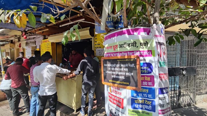 याच  पुणेरी पाट्यांचा वापर आता पुणे पोटनिवडणुकीच्या प्रचारासाठी करण्यात येत आहे.