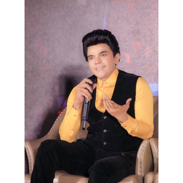 தனது நடிப்பிற்காகவும், பேச்சுக்காகவும் புகழ் பெற்றவர்