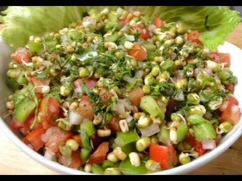 તેમાં કોઈ શંકા નથી કે ઉચ્ચ ફાઈબરવાળા ખોરાક આપણા શરીરને લાભ આપે છે. ફાઈબરથી ભરપૂર ખોરાક એટલે કે ફળો, સલાડ, અંકુરિત કઠોળ આપણા શરીરને મજબૂત બનાવે છે. પરંતુ જો તમે તેને નાસ્તામાં ખાઓ છો, તો તે તમારા શરીરને પોષણ આપવાનું કામ કરે છે. જો તમે તેને રાત્રે સૂતા પહેલા ખાઓ છો, તો તે પેટમાં દુખાવોનું કારણ બની શકે છે.