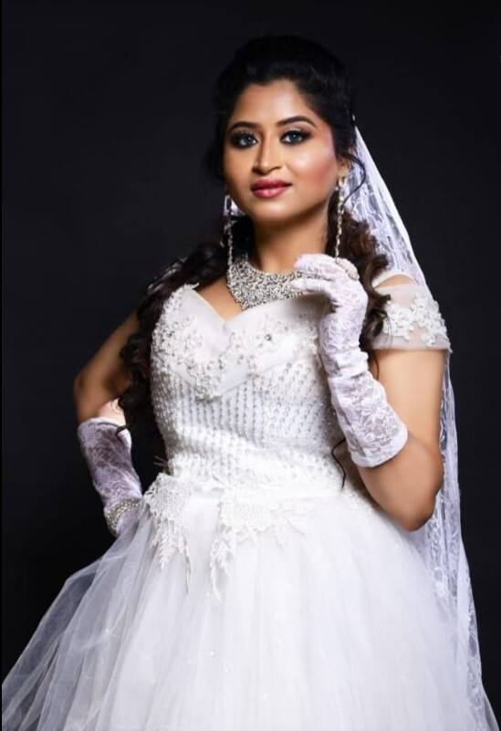 হৈমন্তীর মায়ের দাবি,   ভালবেসেই গোপাল দলপতিকে বিয়ে করেছিল মেয়ে।  তবে পরে তাঁদের ডিভোর্সও হয়ে যায়।