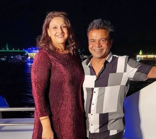 Rajpal Yadav Wife Radha Yadav Beautiful Pictures | Rajpal Yadav Wife Photos: राजपाल यादव की बला सी खूबसूरत बीवी को देखकर फटी रह जाती हैं हर किसी की आंखें, एक-एक तस्वीर पर
