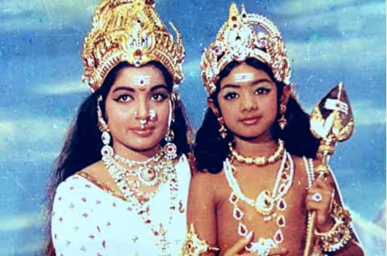 Jayalalithaa 75th birthday Sridevi death anniversary movie stars posts in social media அம்மாவும் ஸ்ரீ அம்மாவும்... ஜெயலலிதாவையும் ஸ்ரீதேவியையும் நினைவுகூர்ந்த திரைப்பிரபலங்கள்!