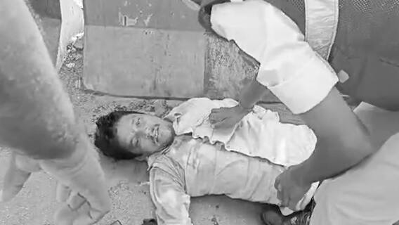 Traffic constable saves Man's Life with CPR | వ్యక్తి ప్రాణాన్ని కాపాడిన పోలీస్ |ABP Desam