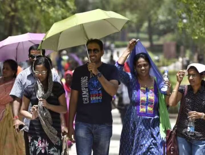 Weather Forecast: ਦਿੱਲੀ ਸਮੇਤ ਉੱਤਰੀ ਭਾਰਤ ਦੇ ਕਈ ਰਾਜਾਂ ਵਿੱਚ ਫਰਵਰੀ ਮਹੀਨੇ ਵਿੱਚ ਹੀ ਗਰਮੀ ਨੇ ਰਿਕਾਰਡ ਤੋੜਨਾ ਸ਼ੁਰੂ ਕਰ ਦਿੱਤਾ ਹੈ। ਆਈਐਮਡੀ ਤੋਂ ਮਿਲੀ ਜਾਣਕਾਰੀ ਅਨੁਸਾਰ ਗਰਮੀ ਦਾ ਮੌਸਮ ਸਮੇਂ ਤੋਂ ਪਹਿਲਾਂ ਸ਼ੁਰੂ ਹੋ ਜਾਵੇਗਾ।