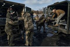 रशिया-युक्रेन युद्धाला एक वर्ष पूर्ण, युक्रेन खंबीरपणे लढतोय; वर्षभरात काय घडलं? फोटोतून पाहा वास्तव