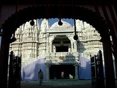 Kalapurnam Tirth Dham : बिनखांबी रंगमंडप, संगमरवरी वास्तू; नाशिकच्या देवळालीमधील कलापूर्णम तीर्थधाम भाविकांसाठी खुलं