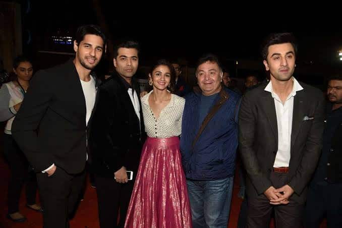 सिद्धार्थ मल्होत्रा और रणबीर कपूर की बात की जाए तो आपको बता दें कि एक वक्त पर आलिया भट्ट और सिद्धार्थ मल्होत्रा एक दूसरे को डेट करते थे. लेकिन आपको बता दें कि यह उन्होंने कभी भी सार्वजनिक रूप से स्वीकारा नहीं था. रणबीर कपूर और सिद्धार्थ मल्होत्रा के बीच में कोई भी बैर नहीं है और वह काफी अच्छे तरीके से एक दूसरे से मिलते हैं. (Photo- Instagram)