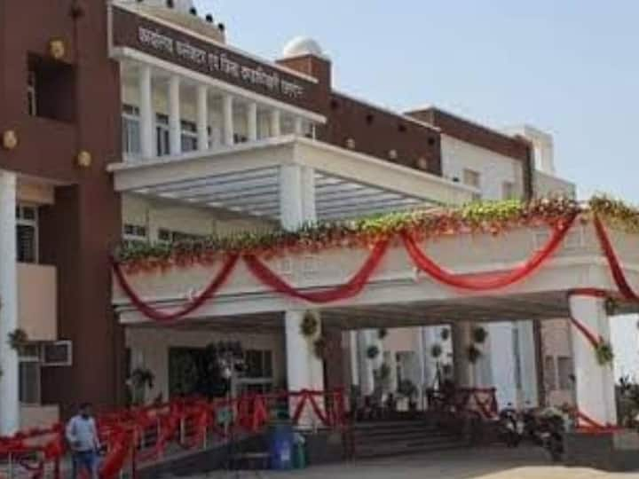 District Administration Put Ban on protests on Khargone collector office ANN MP News: खरगोन के कलेक्टर ऑफिस पर धरना-प्रदर्शन पर लगाई गई पाबंदी, तोड़फोड़ पर आयोजक को देना होगा हर्जाना