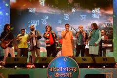 Trina Sabyasachi: মঞ্চে সব্যসাচী, তৃণা কৌশিকরা, বাংলা গানে মাতল আসর