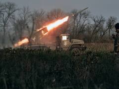 Russia Ukraine War: हजारों की मौतें और तबाही, आंसू और मातम ही नहीं बेबसी भी छोड़ गया जंग का एक साल, तस्वीरें