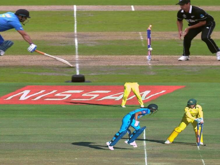 womens t20 world cup 2023 harmanpreet kaur bizarre run out reminds ms dhoni of wc 2019 semi final social media reactions Harmanpreet Kaur Run-Out: सेमीफायनल्समध्ये रनआऊट झाली हरमनप्रीत, पण चाहत्यांना आठवला धोनी; कनेक्शन काय?