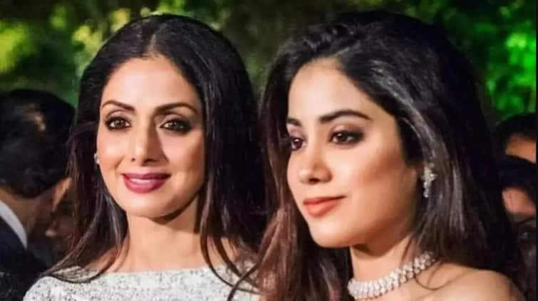 sridevi-death-anniversary-janhvi-kapoor-dont-lock-her-washroom-door-because-sridevi-thinks-she-start-talking-with-boys-in-bathroom Sridevi: ਸ਼੍ਰੀਦੇਵੀ ਦੀ ਅੱਜ 5ਵੀਂ ਬਰਸੀ, ਕਿਉਂ ਆਪਣੀਆਂ ਧੀਆਂ ਨੂੰ ਬਾਥਰੂਮ ਲੌਕ ਕਰਨ ਤੋਂ ਰੋਕਦੀ ਸੀ ਸ਼੍ਰੀਦੇਵੀ