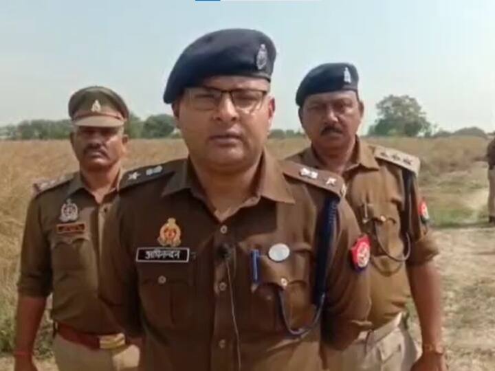 Banda News: खेत में संदिग्ध अवस्था में पड़ा मिला महिला का शव, पुलिस ने जताई हत्या की आशंका Banda Woman Dead body found in field Police Investigating the Matter ANN Banda News: खेत में संदिग्ध अवस्था में पड़ा मिला महिला का शव, पुलिस ने जताई हत्या की आशंका