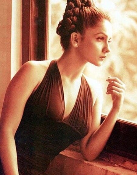 আজ জন্মদিন বলিউড অভিনেত্রী পূজা ভট্টের। একনজরে দেখে নেওয়া যাক তাঁর সম্পর্কে অজানা কিছু তথ্য।