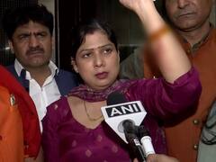 किसी के हाथ से निकला खून तो किसी का गला दबा, कोई धक्का खाकर गिरा, पार्षदों ने लगाए ये आरोप