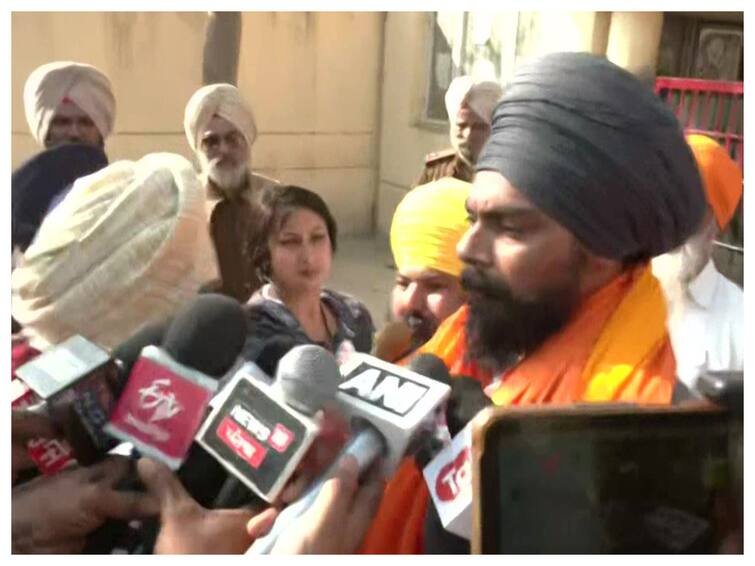 Lovepreet Toffan Waris Punjab De chief Amritpal Singh Released from Amritsar Jail Amritpal Singh's Aide Lovepreet Toofan Released From Jail Day After 'Waris Punjab De' Supporters Went On Rampage