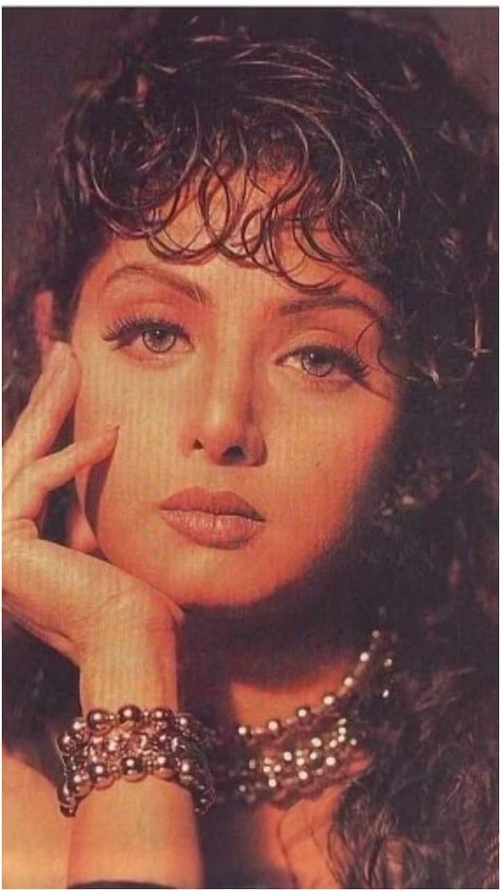 ২০১৮ সালের ২৪ ফেব্রুয়ারি সারা দেশ চমকে যায় শ্রীদেবীর মৃত্যু সংবাদ পেয়ে। ভারতের প্রথম মহিলা সুপারস্টারের এমন মর্মান্তিক পরিণতিতে অবাক সাধারণ মানুষ থেকে তারকারা। কী হয়েছিল সেদিন?