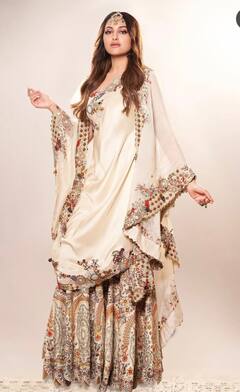 Fashion Tips: पार्टी या वेडिंग में दिखना हैं ज़रा हटकर तो सोनाक्षी सिन्हा के इन लुक्स को करें रिक्रिएट, चुरा लेंगी लाइमलाइट