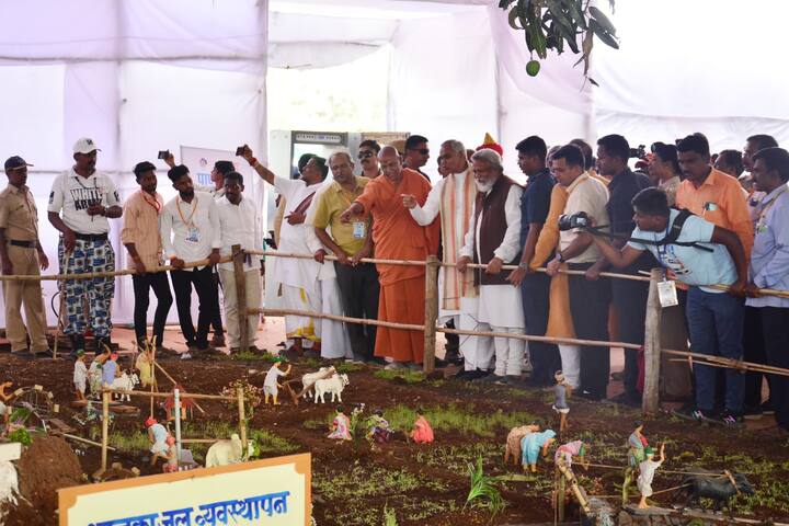 ग्लोबल वॉर्मिंगचा धोका टाळण्यासाठी पंचमहाभूतांचे संरक्षण अत्यावश्यक आहे. पृथ्वीला वाचवण्यासाठी प्रत्येकाने आपल्या जीवनशैलीत बदल करण्याची गरज असल्याचे प्रतिपादन गुजरातचे राज्यपाल आचार्य देवव्रत यांनी केले.