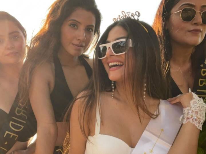 Krishna Mukherjee shared her video from vacation enjoying bachelorette party with friends बैचलरेट पार्टी में दोस्तों के साथ ऐसी हरकतें करती दिखीं टीवी एक्ट्रेस, वायरल हुआ वीडियो