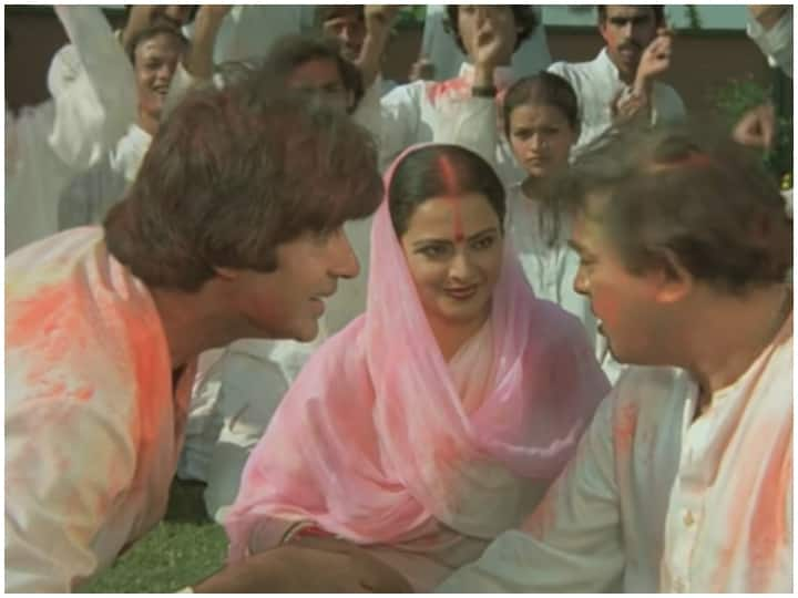 Holi 2023 Rang Barse To Balam Pichkari and many Bollywood songs must add in Holi 2023 Playlist Bollywood Holi Songs: 'रंग बरसे' से लेकर 'बलम पिचकारी' तक, इस होली जमकर थिरकने का है मूड तो इन सॉन्ग को प्ले लिस्ट में करें शामिल