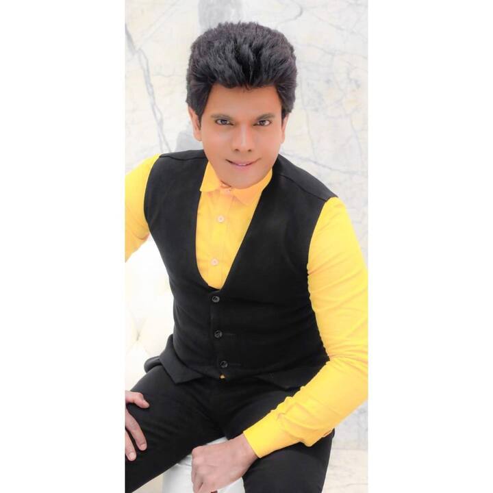 இதையடுத்து பல வகையில் பல விதமான பேட்டிகள் கொடுத்து வைரல் ஆனார், லெஜண்ட்